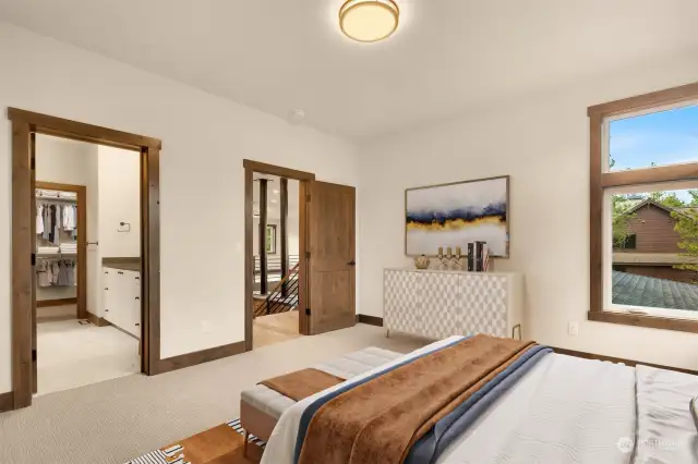 En-suite bedroom//2nd floor —-Each bedroom in this home has its own bathroom!!  The main floor has 2 en-suites! The bonus room has its own staircase and bathroom as well! This home is truly equipped to host a large number of guests!