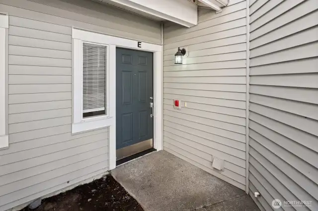 Entrance with a little courtyard.