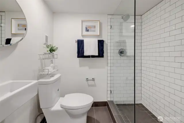 The 4th bath is also well appointed!