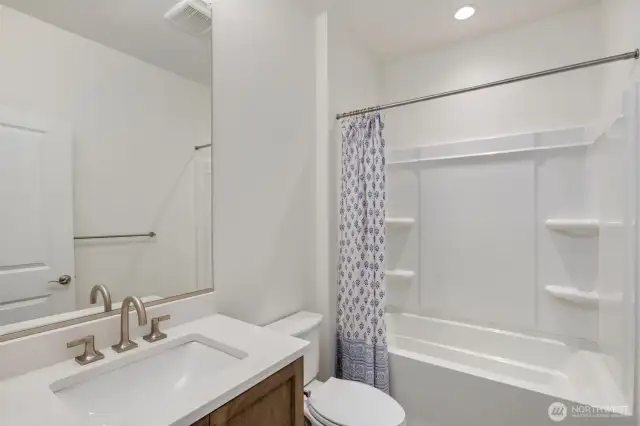 Bathroom 3 (3rd floor)