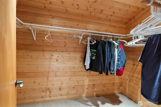 Primary Suite- Large walk-in closet