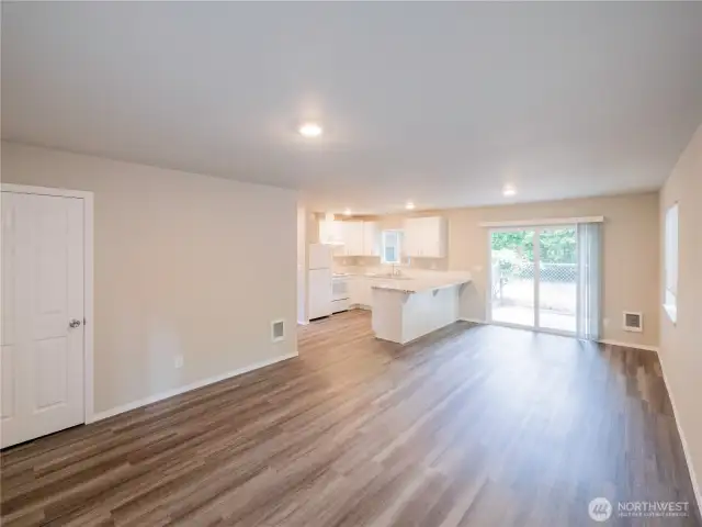 3 bedroom living/dining area