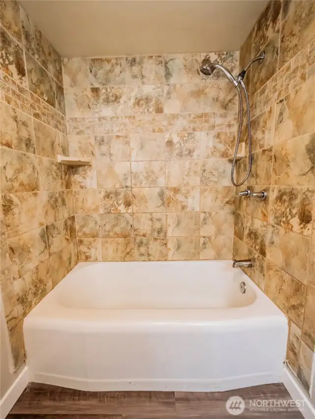 4 bed main bath