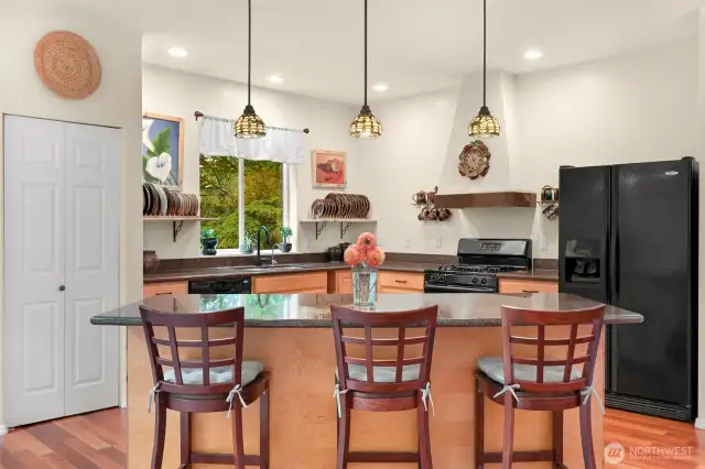 Eat up kitchen island