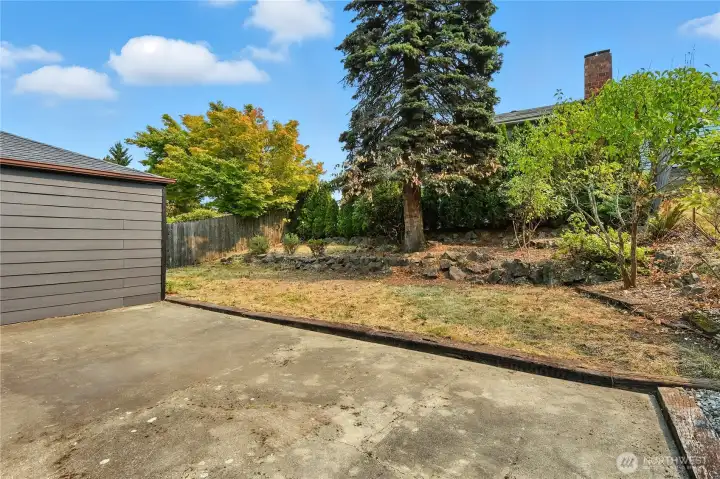 Big, terraced lot