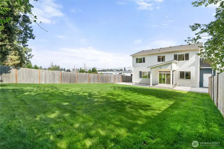Look at the size of this yard!