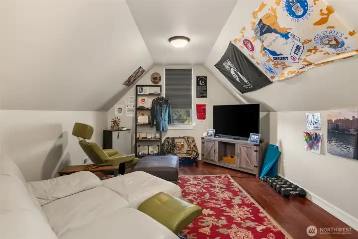 Large bonus room for extra living space.