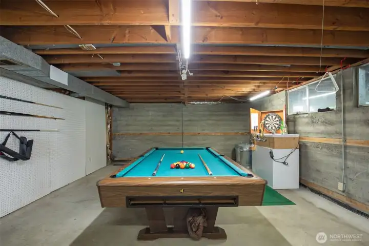 Basement Potential!  Billiards area, rec-room, or MIL buildout?
