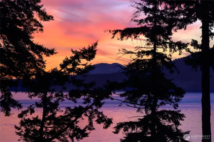 Gorgeous water & sky views.