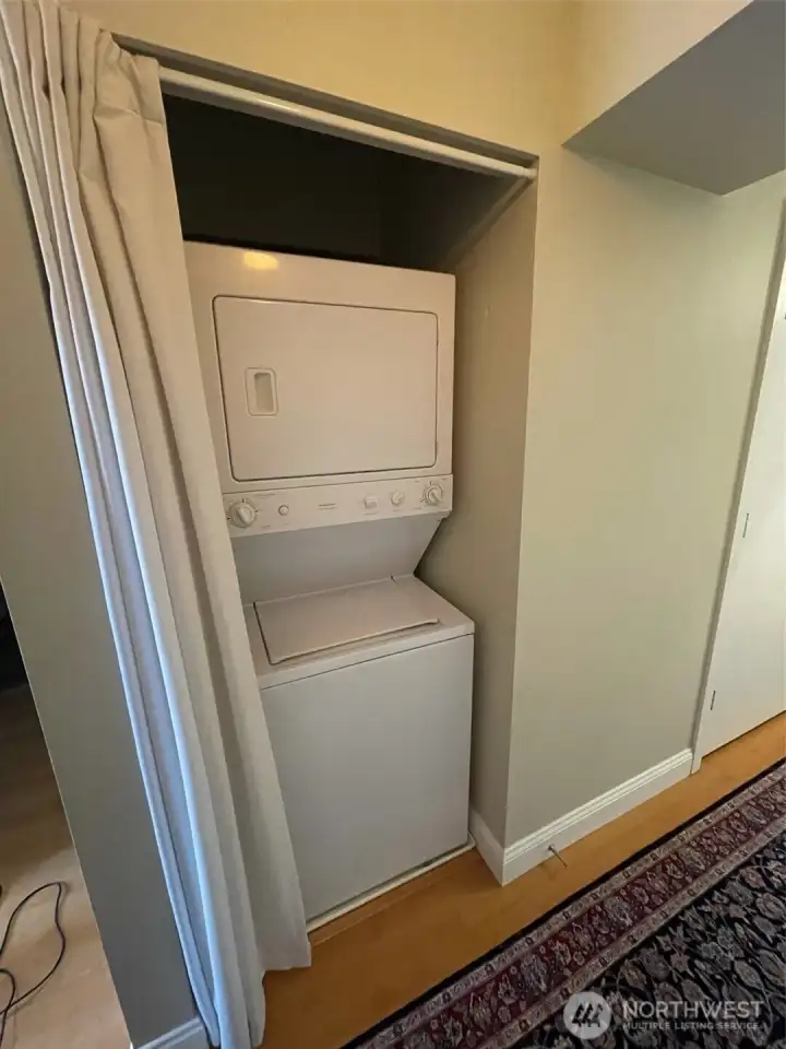 Washer and dryer Washer and dryer