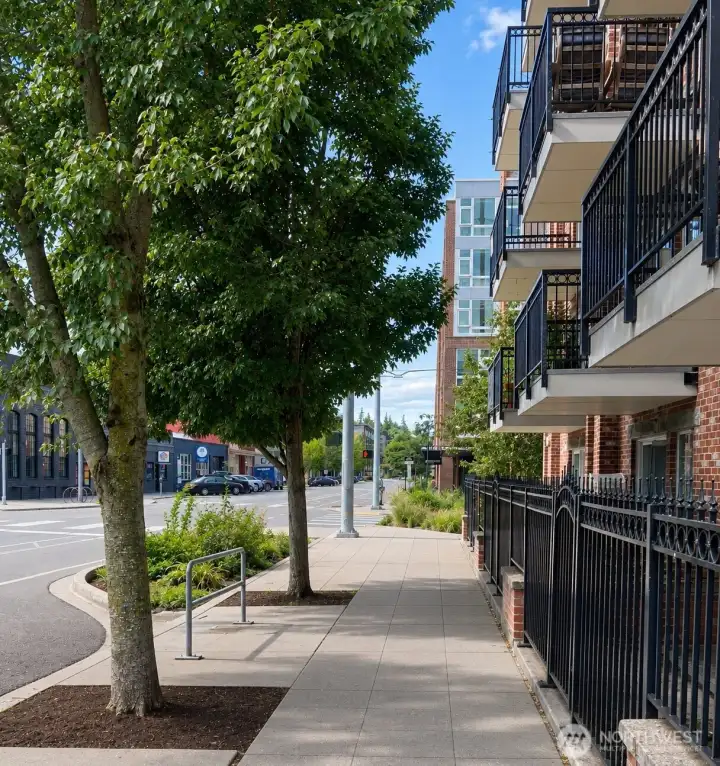 Walking south out of the building will lead you to a wonderful neighborhood bagel and coffee shop. Not even a full block away. Walking south out of the building will lead you to a wonderful neighborhood bagel and coffee shop. Not even a full block away.
