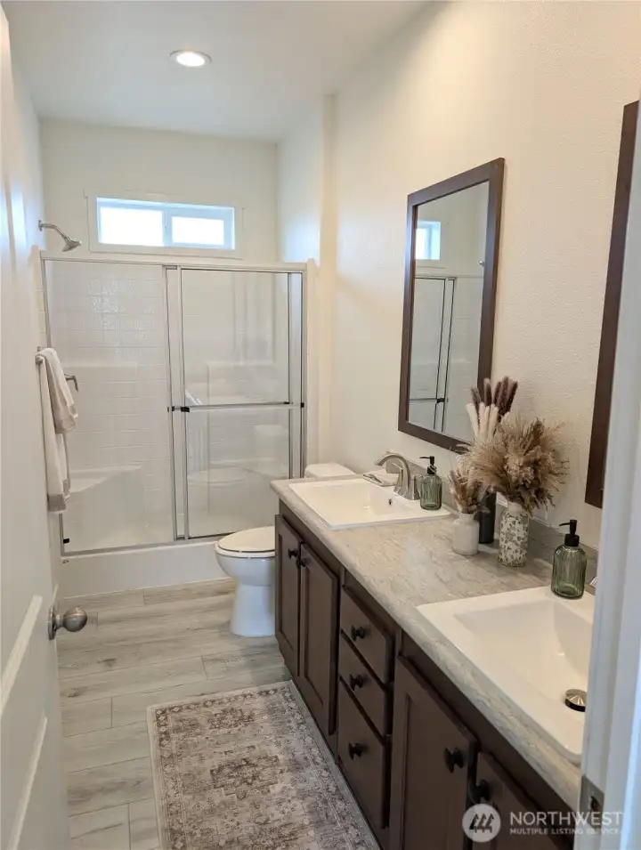 Model Home: Primary bathroom.