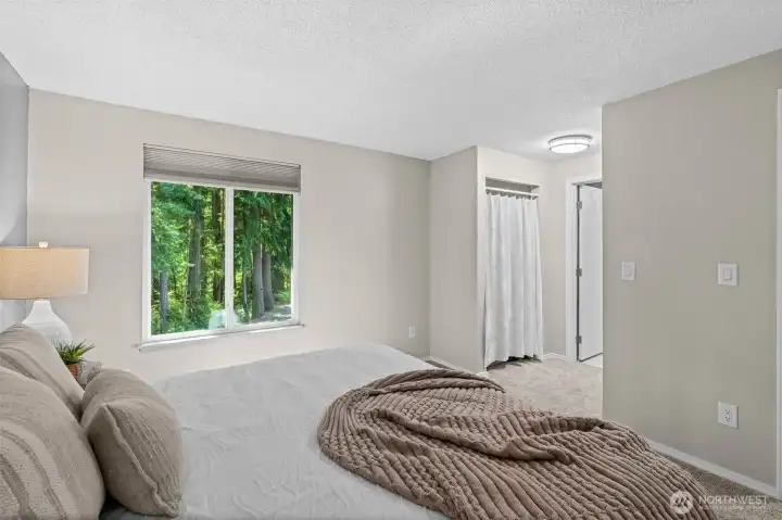Featuring it's own en-suite entrance to the shared bath! Featuring it's own en-suite entrance to the shared bath!