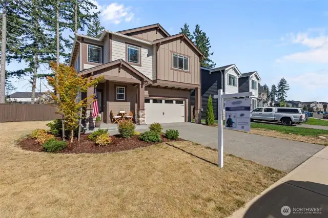 Welcome Home! Stunning Lennar Magnolia floor plan in The Crossings at Sunrise.