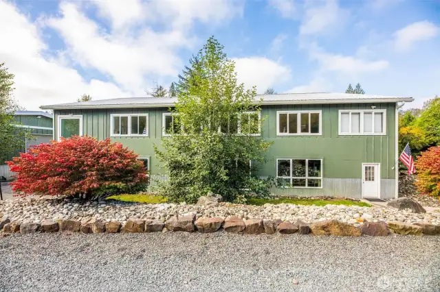 Building #1 -   Size: 3600 sqft lower, 3000 upper = 6600 Square Feet Total  Fully insulated building,   7 rooms on lower level, 8 rooms on upper level.   Drainage to each room, Commercial grade sink, individual hot water tank.   Separate furnace each level. Cat5 Wired with WIFI, 26G Galvanized Sheet Metal throughout