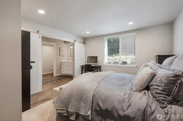Building DADU Lower:  Fully remodeled with a   separate private access.  1 bed / 1 full bath  Full kitchen with quartz counters  Full laundry room  A/C mini-splits  Cat5 Wired with WIFI  Sliding doors to patio  Additional access to shop