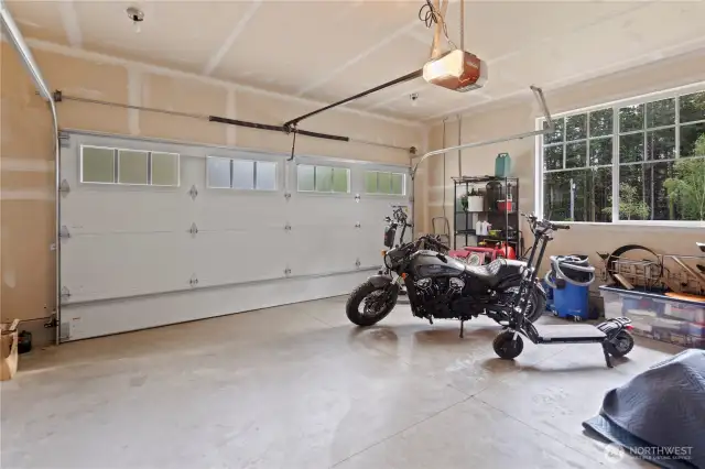 Garage with plenty of storage