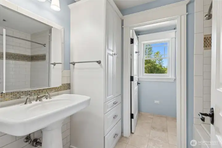 The beautiful on-suite off one of the bedrooms upstairs.