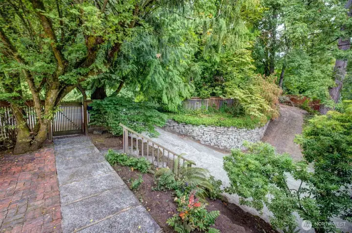 Circular driveway, for easy garage access.