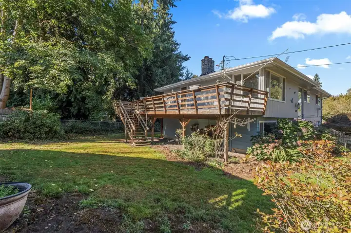 View of home from large 3 car garage