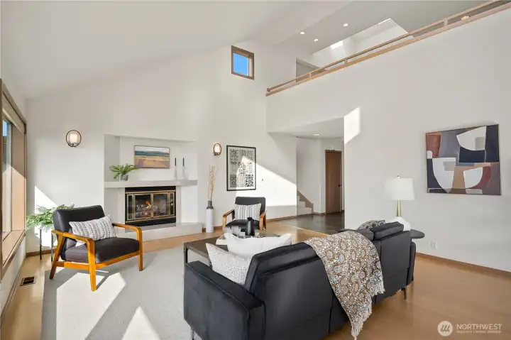 Love these high ceilings.