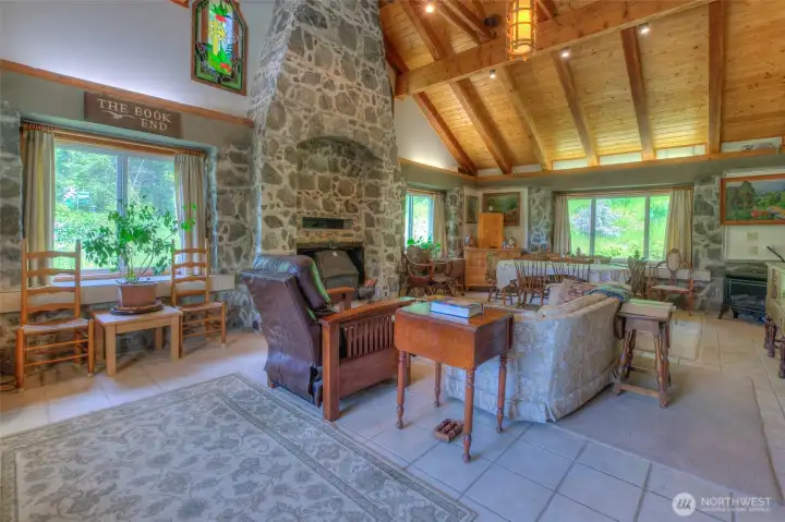 Surround windows bring the outdoors in.