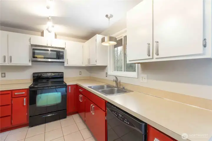 Kitchen and lots of counter space