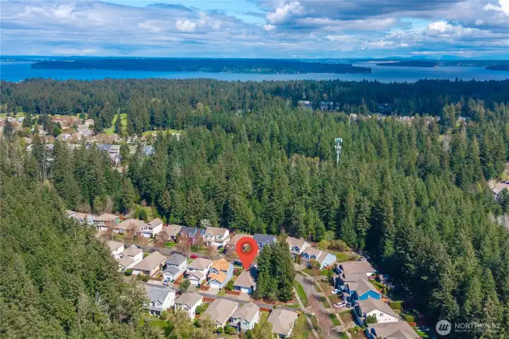 Located on a cul-de-sac and close to Puget Sound access at Tolmie State Park