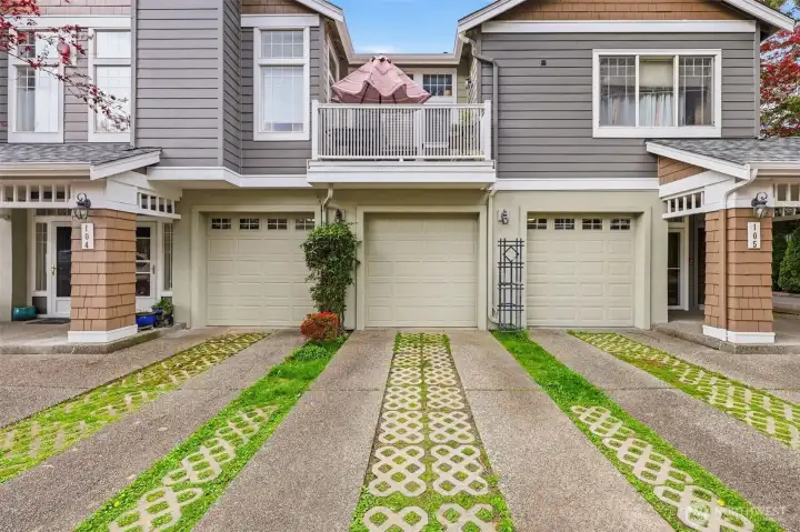 Attached Garage (middle)