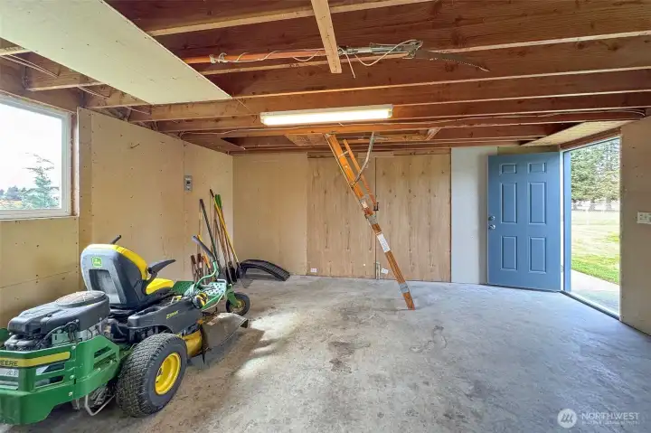 Storage for yard tools