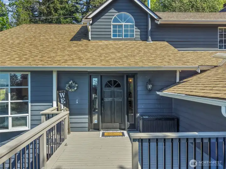 Spacious balcony front porch.