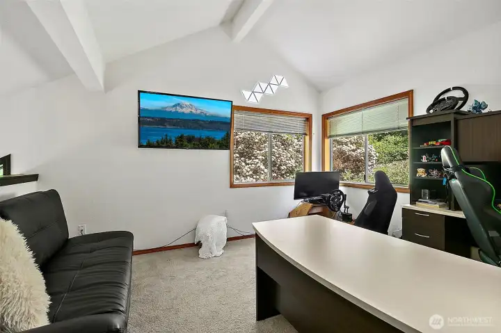 Upstairs loft bonus space.