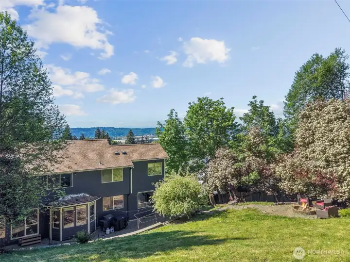 Located just minutes from grocery stores, schools, parks, a dog park, coffee, and dining.