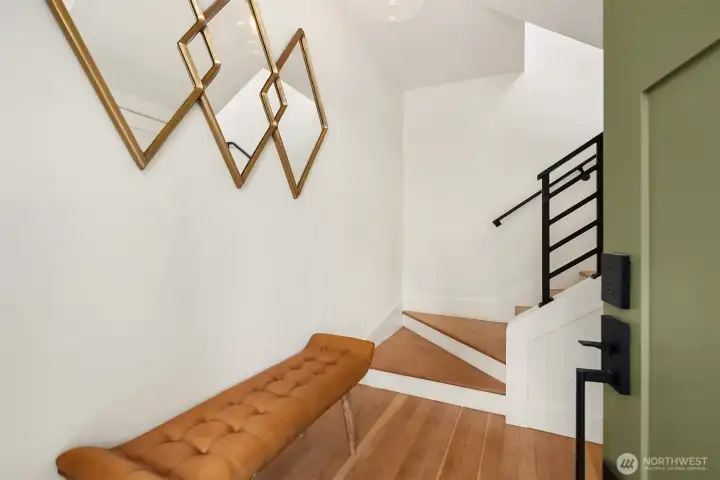 Entry to 2nd story 2 bedroom suite Entry to 2nd story 2 bedroom suite