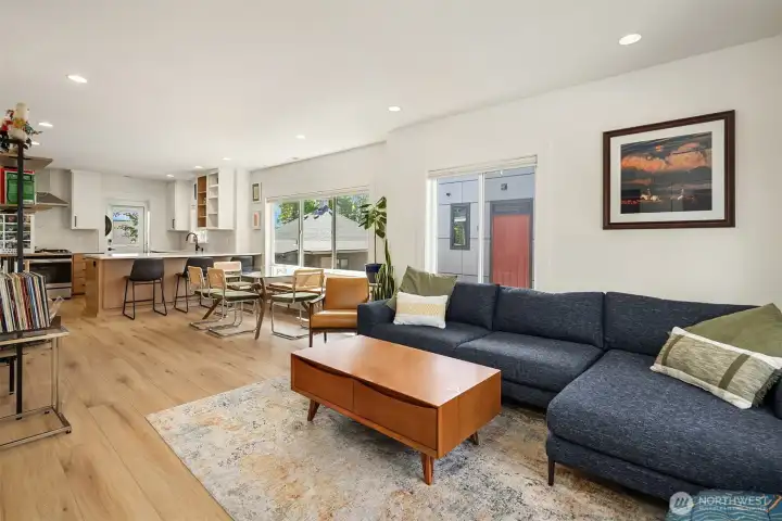 2-bedroom suite - Large open living space 2-bedroom suite - Large open living space
