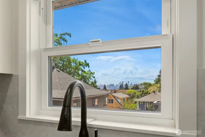 2-bedroom suite - City views from your kitchen window 2-bedroom suite - City views from your kitchen window
