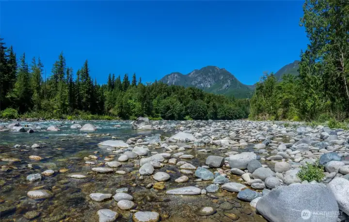 This private waterfront home is the escape you've been waiting for. Perfect for fishing & rafting enthusiasts ~ near legendary "cable hole" fishing. This private waterfront home is the escape you've been waiting for. Perfect for fishing & rafting enthusiasts ~ near legendary "cable hole" fishing.