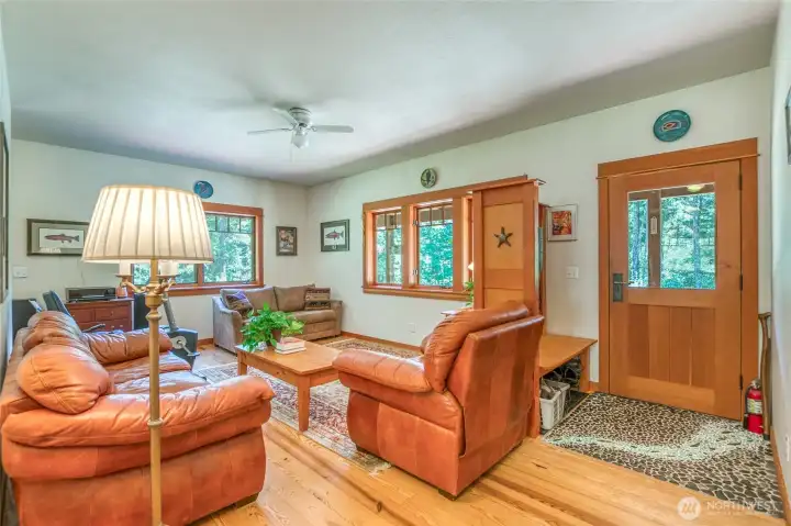 Front entrance into the main living room. Front entrance into the main living room.