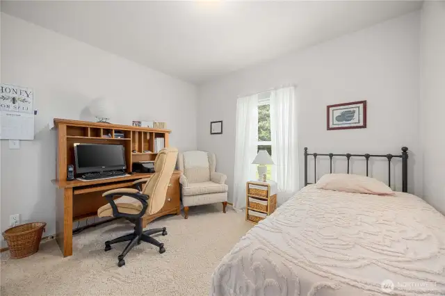 1st guest bedroom.