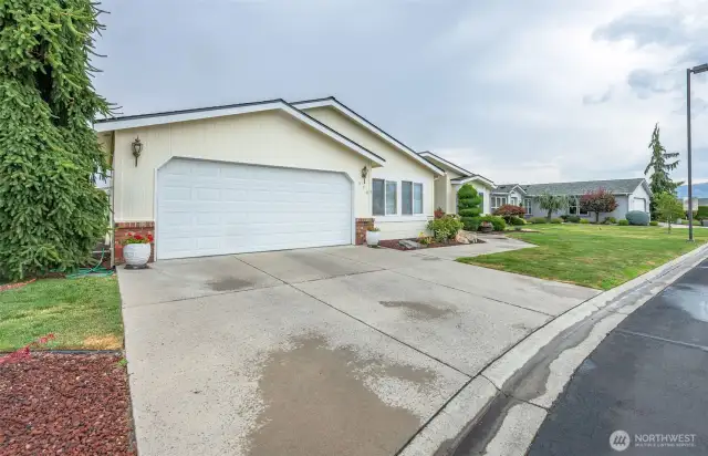 Plenty of curb appeal here!