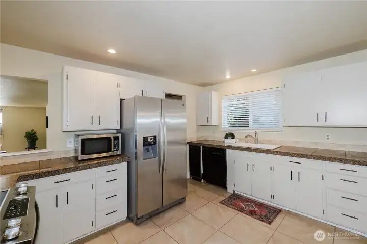 All appliances stay!