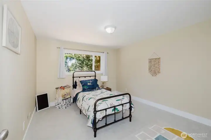 2nd bedroom