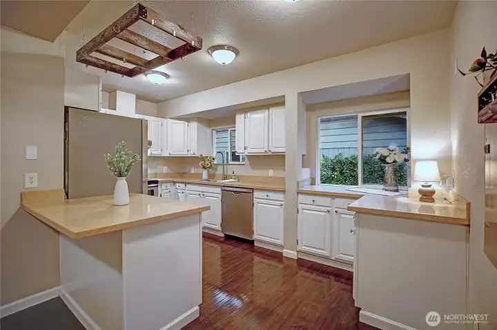 Cozy kitchen with eating space + Dining area