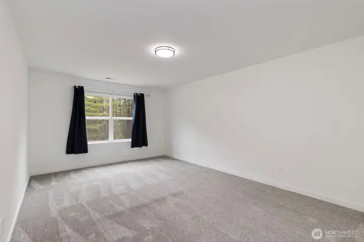 Upstairs guest bedroom