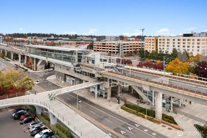 Northgate Light Rail Station minutes from home provides easy access to DT Seattle and Airport.