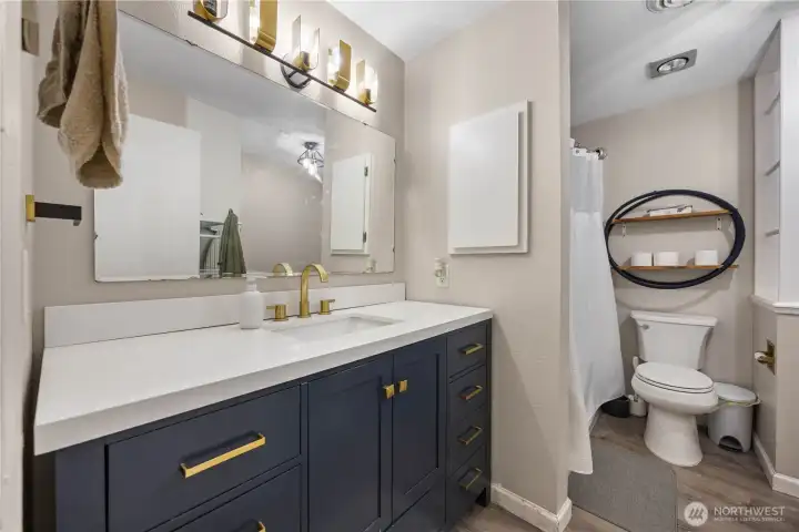 Full Main Bathroom