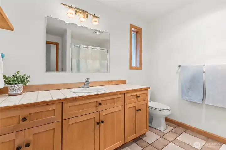 Full bath on the upper level