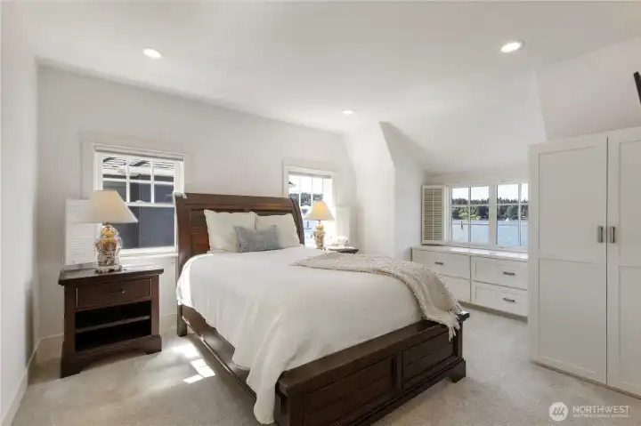Guest area bedroom.