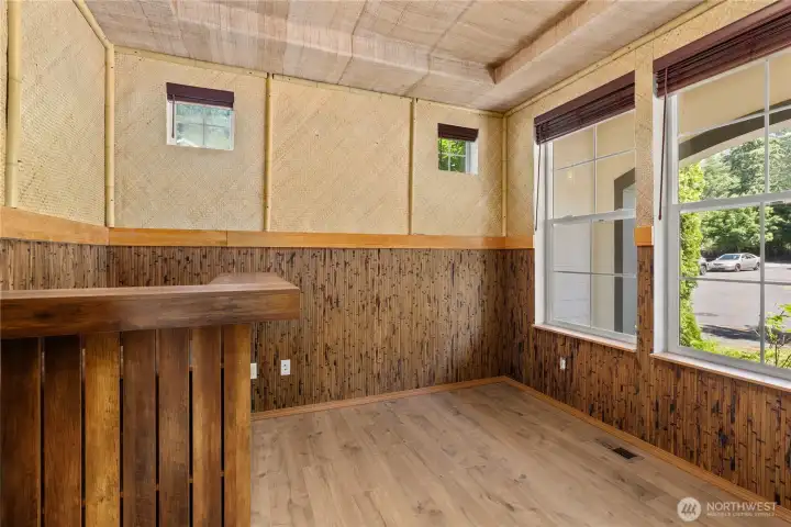 Den/ Office Space/ Flex Space.
