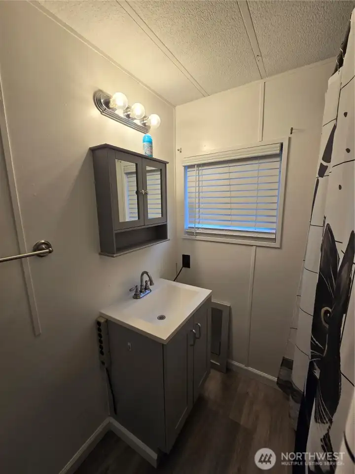 Full Guest Bathroom Full Guest Bathroom